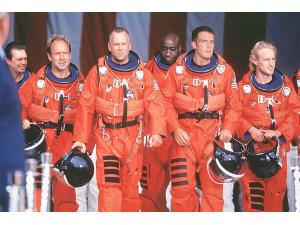 Bruce Willis er klar til at tage kampen op mod kometen med sit specielle crew