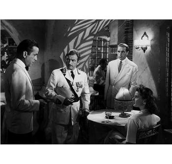 Humphrey Bogart, Claude Rains, Paul Henreid og Ingrid Bergman mødes i Rick's Cafe