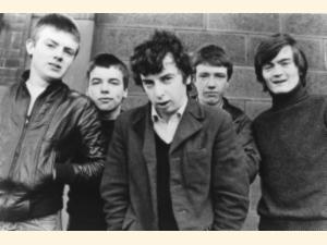 The Undertones på deres højeste i starten af 80’erne - Teeage Kicks a** som en af dem siger !