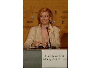 Cate Blanchett var veloplagt til pressemødet efter visningen af Ron Howards 'The Missing'