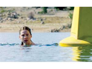 Claire (Laura Linney) på dybt vand.