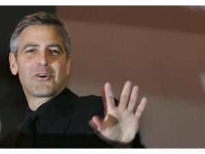 George Clooney var et af Berlins allerstørste trækplastre. Han var der med "Syriana", der var uden for konkurrence