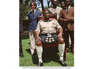 Idi Amin i fuld skotsk uniformering. (Foto: SF-Film)