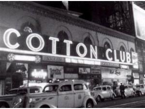 Jeg kunne ikke finde nogle billeder af Brødrerne Hines danse, så her er et billede af den rigtige Cotton Club i Harlem