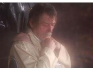 John Hurt som den gamle Ben, der muligvis er blevet syg af et slagtilfælde..muligvis !