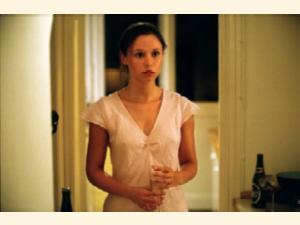 Lykke Sand som Christians søster Sofie, der begår selvmord i filmens begyndelse men alligevel spiller en vigtig rolle for handlingen.