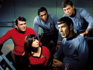 Mr. Spock og andre besætningsmedlemmer fra afsnittet: The Galileo Seven.