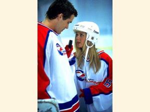 Van og Gwen spiller ishockey.