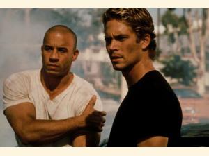 Vin Diesel (!) tv. er den egentlige hovedrolle som Domic Toretto